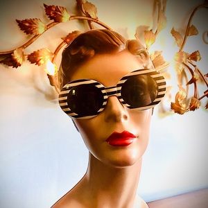 Vintage Dr.Peepers Sunglasses 🕶